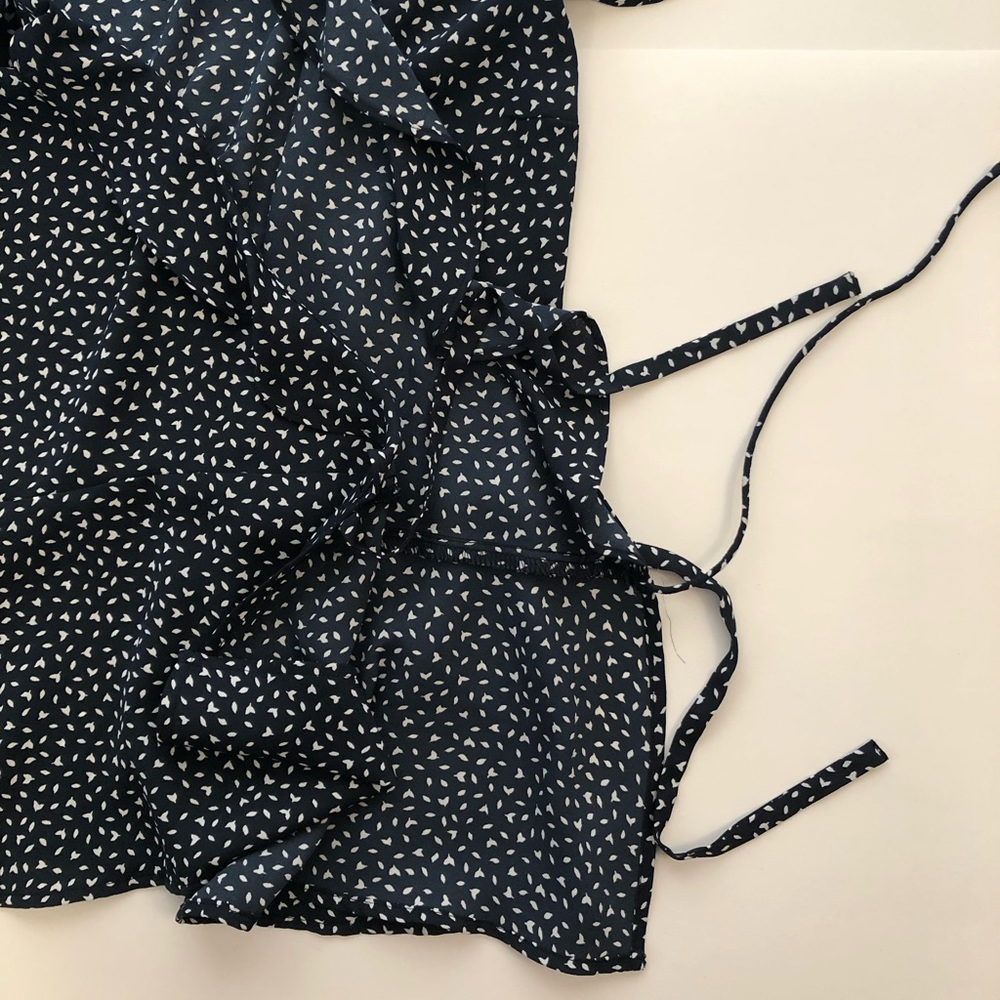 NWT Banana Republic's Leaf Print Ruffle-Wrap Top - Picture 6 of 7